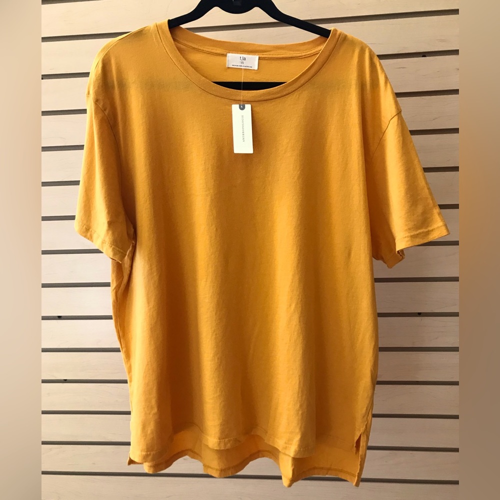 NWT!Anthropologie tee in Mango!